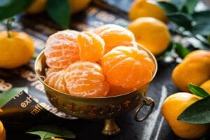 Consumir frutas cítricas pode ter consequências